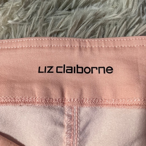 NEW Liz Claiborne Comfort Stretch Shorts - Picture 2 of 7